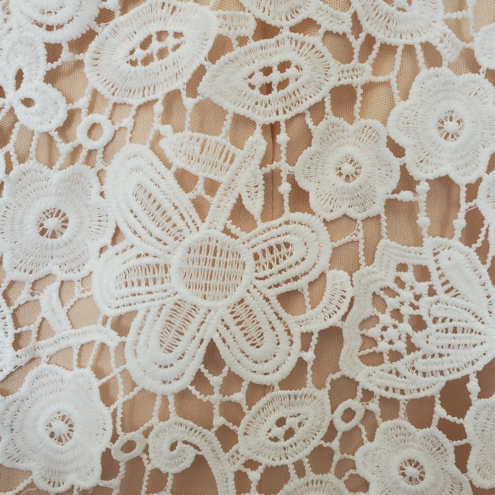 Lulu's white floral lace dress - Picture 4 of 6